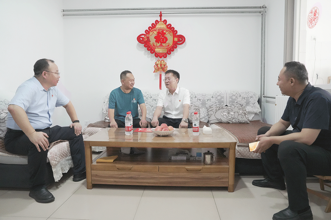 慰问2.jpg 慰问2.jpg